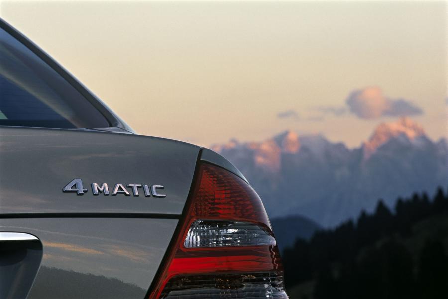  Mercedes-Benz E-Class 2002 года  (фото 38 из 448)